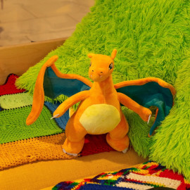Plyšová hračka Pokémon Charizard s ohňom 23cm