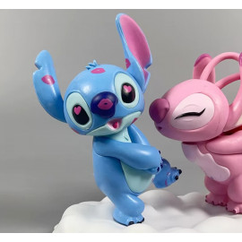 Sada figúrok Lilo a Stitch so stojanom